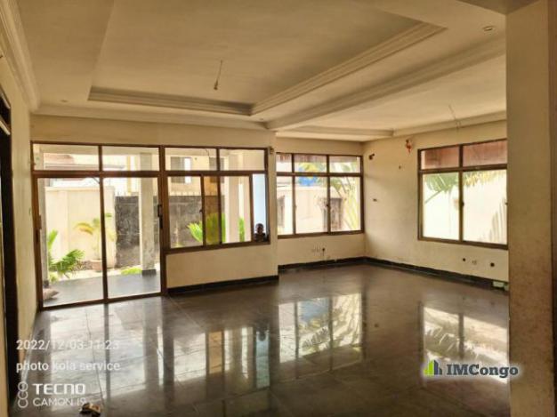 Parcelle - Mont-ngafula (arret: bel-air)