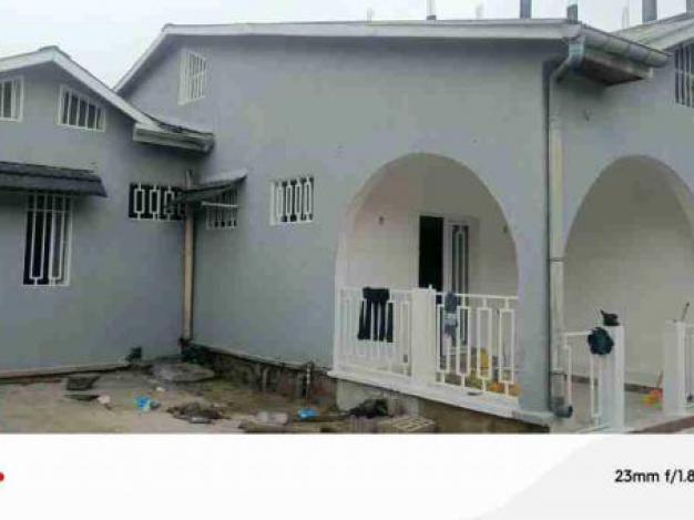 House - Neighborhood GB