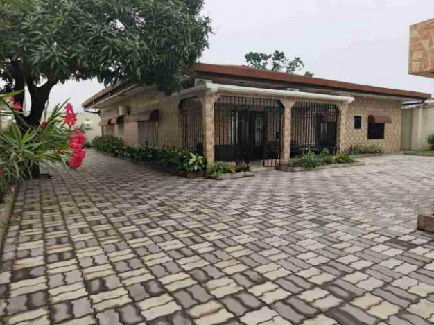 Maison - Quartier Résidentiel 