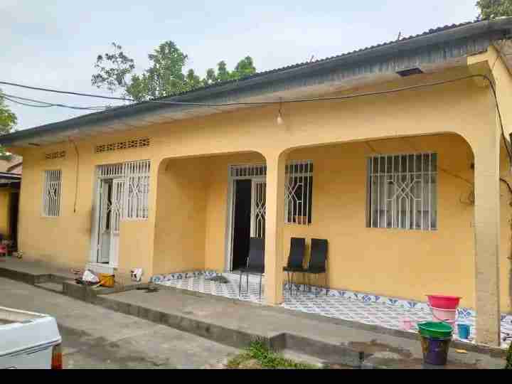 For rent House - Neighborhood Kingu Kinshasa Selembao