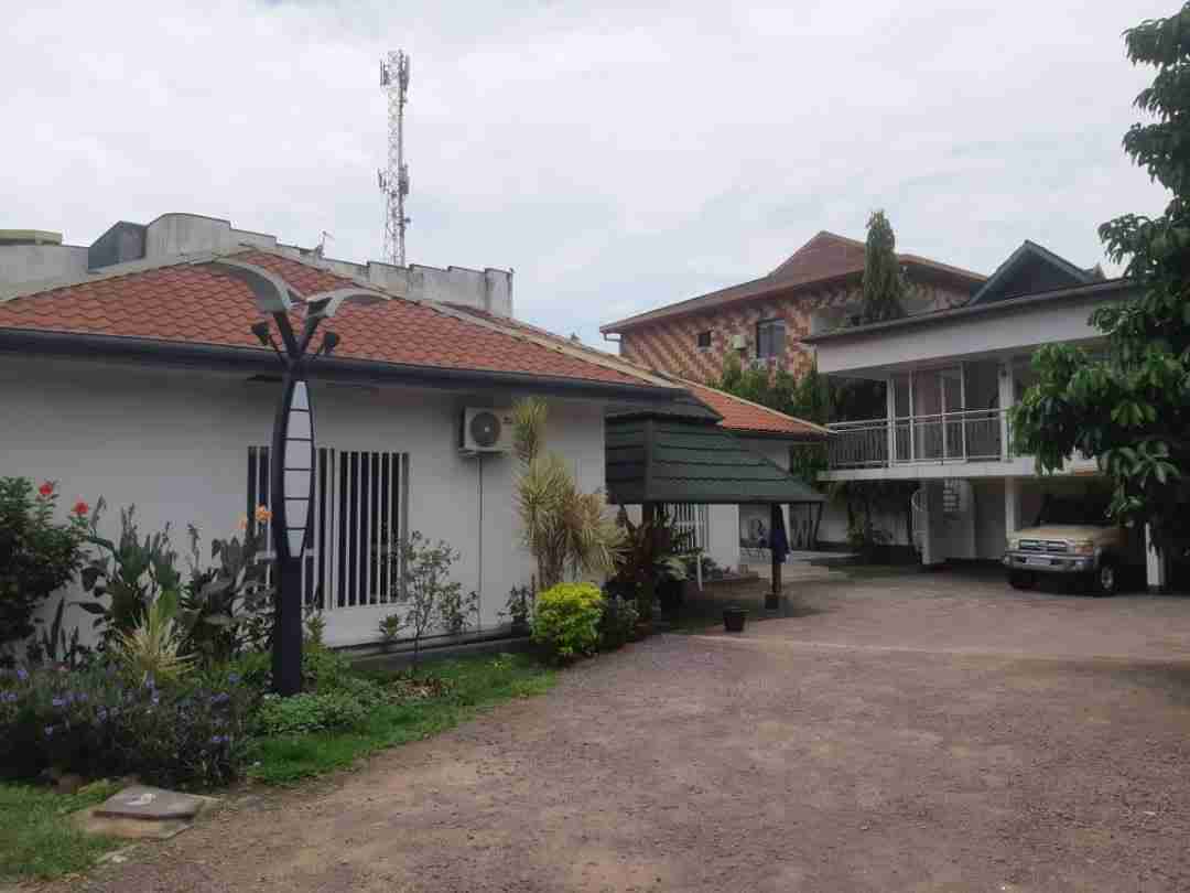 For rent House - Neighborhood GB Kinshasa Ngaliema