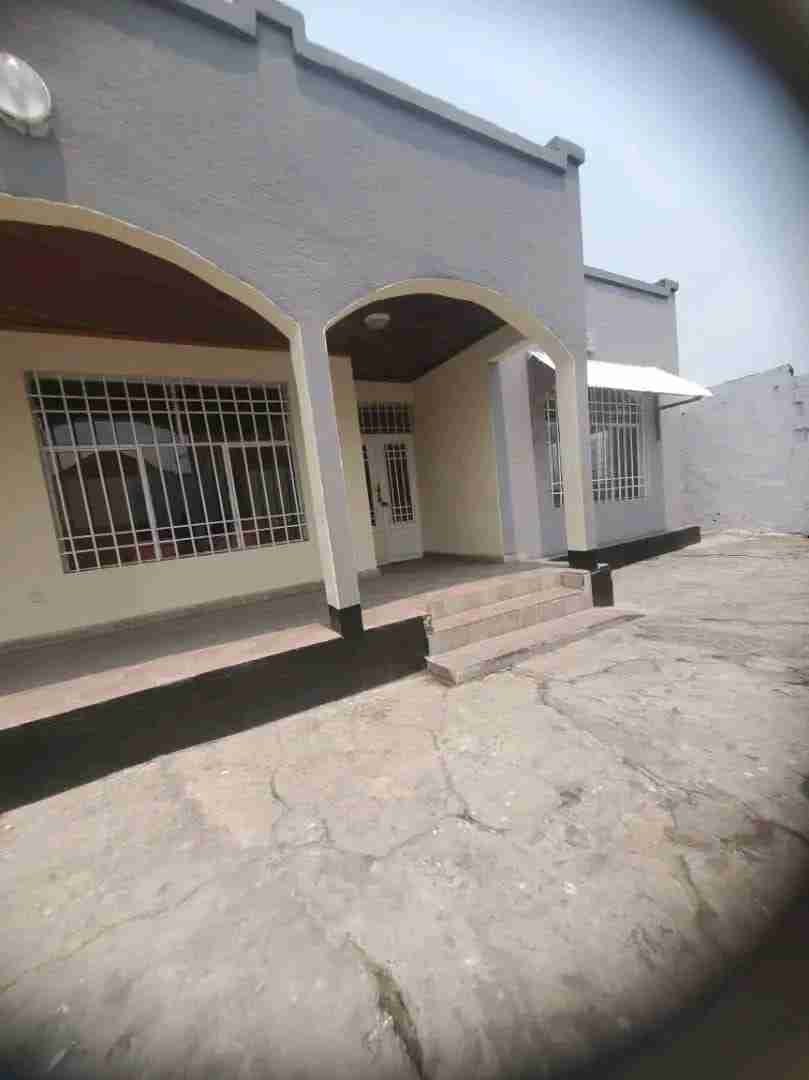 For rent House - Neighborhood Terminus Kinshasa Lemba