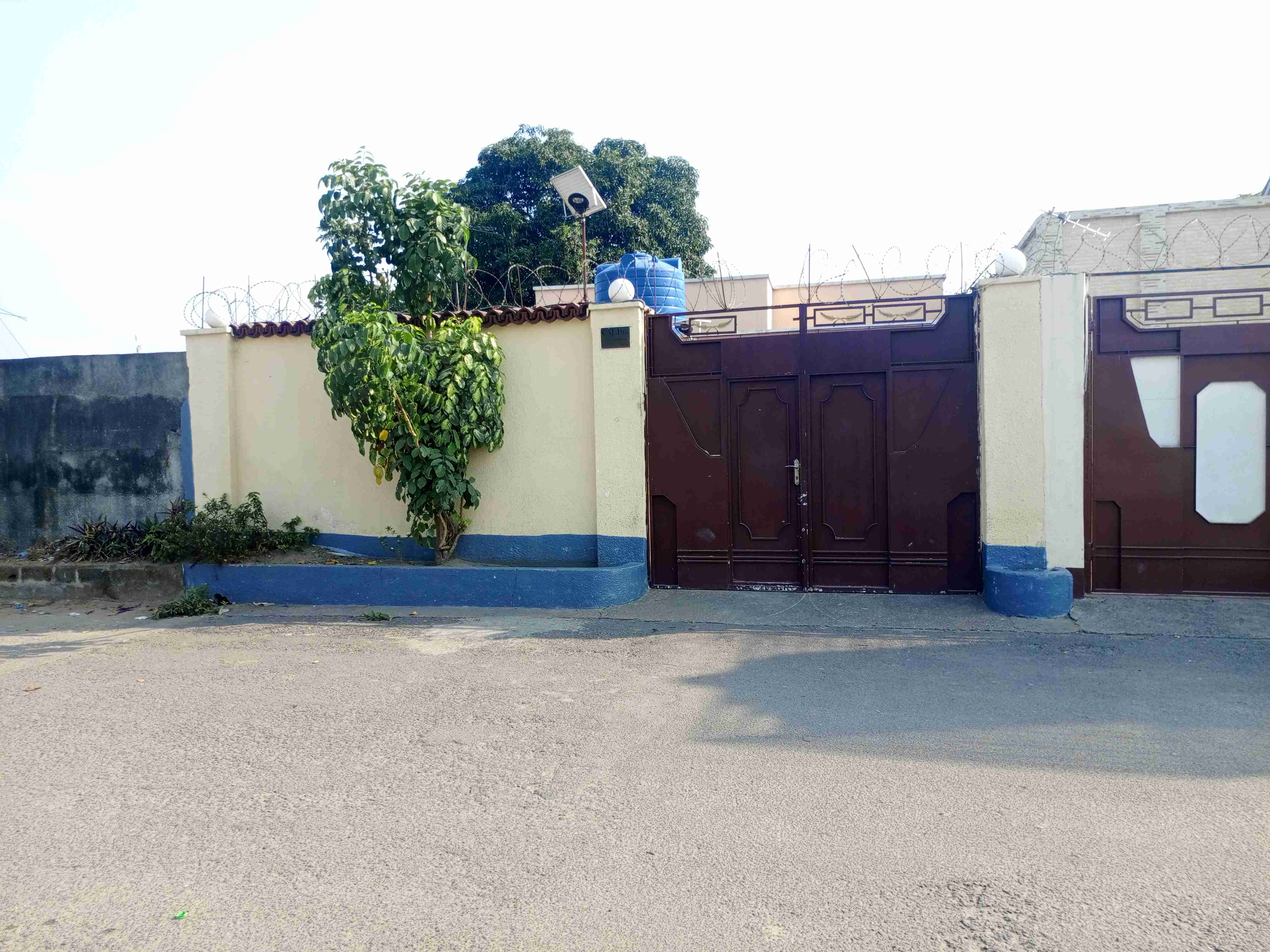 For Sale House - Neighborhood Salongo-Centre Kinshasa Lemba