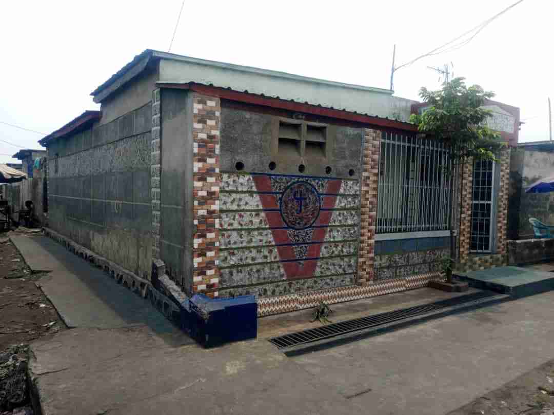 For Sale House - Neighborhood Kianza Kinshasa Ngaba