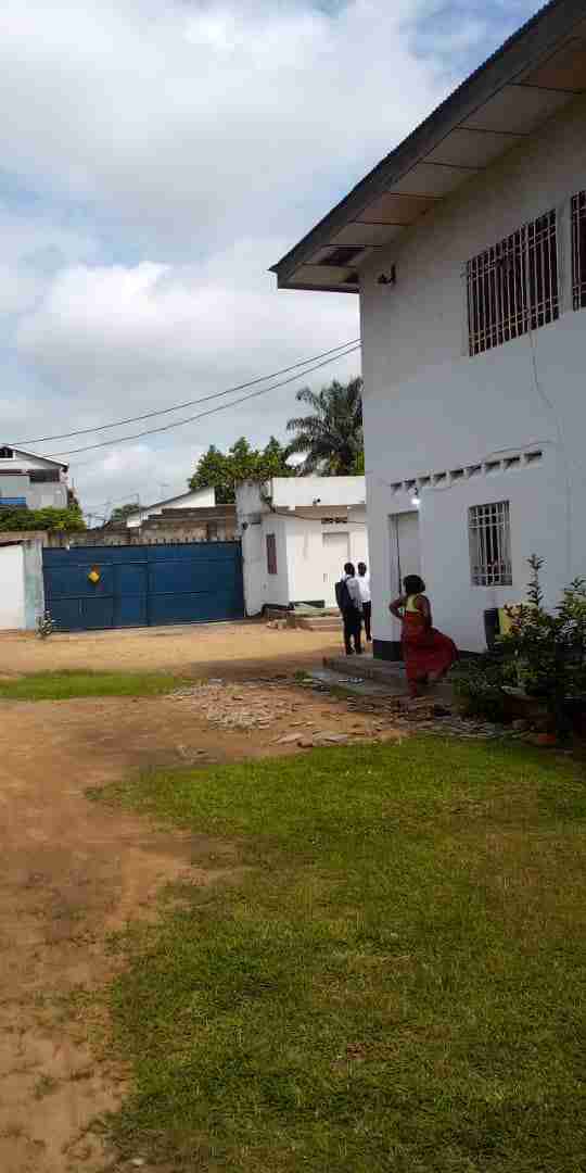 A vendre Maison - Quartier Mama mobutu Kinshasa Mont-Ngafula
