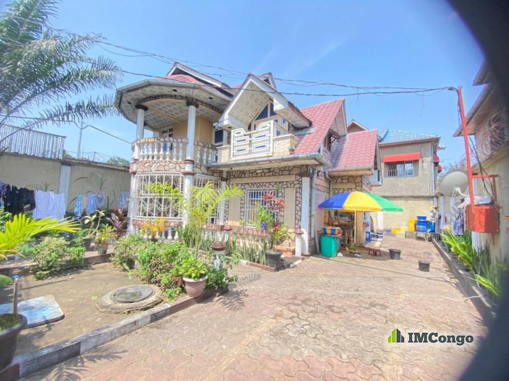 For Sale House - Neighborhood Mama mobutu Kinshasa Mont-Ngafula