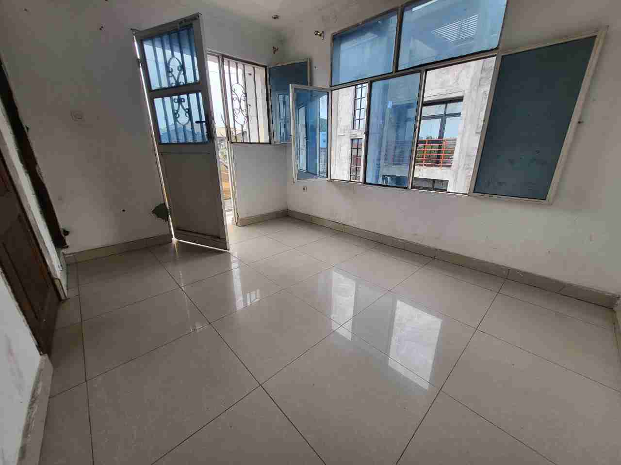 A louer Appartement - Kitambo (Ref: Arret Mabaya) Kinshasa Kintambo
