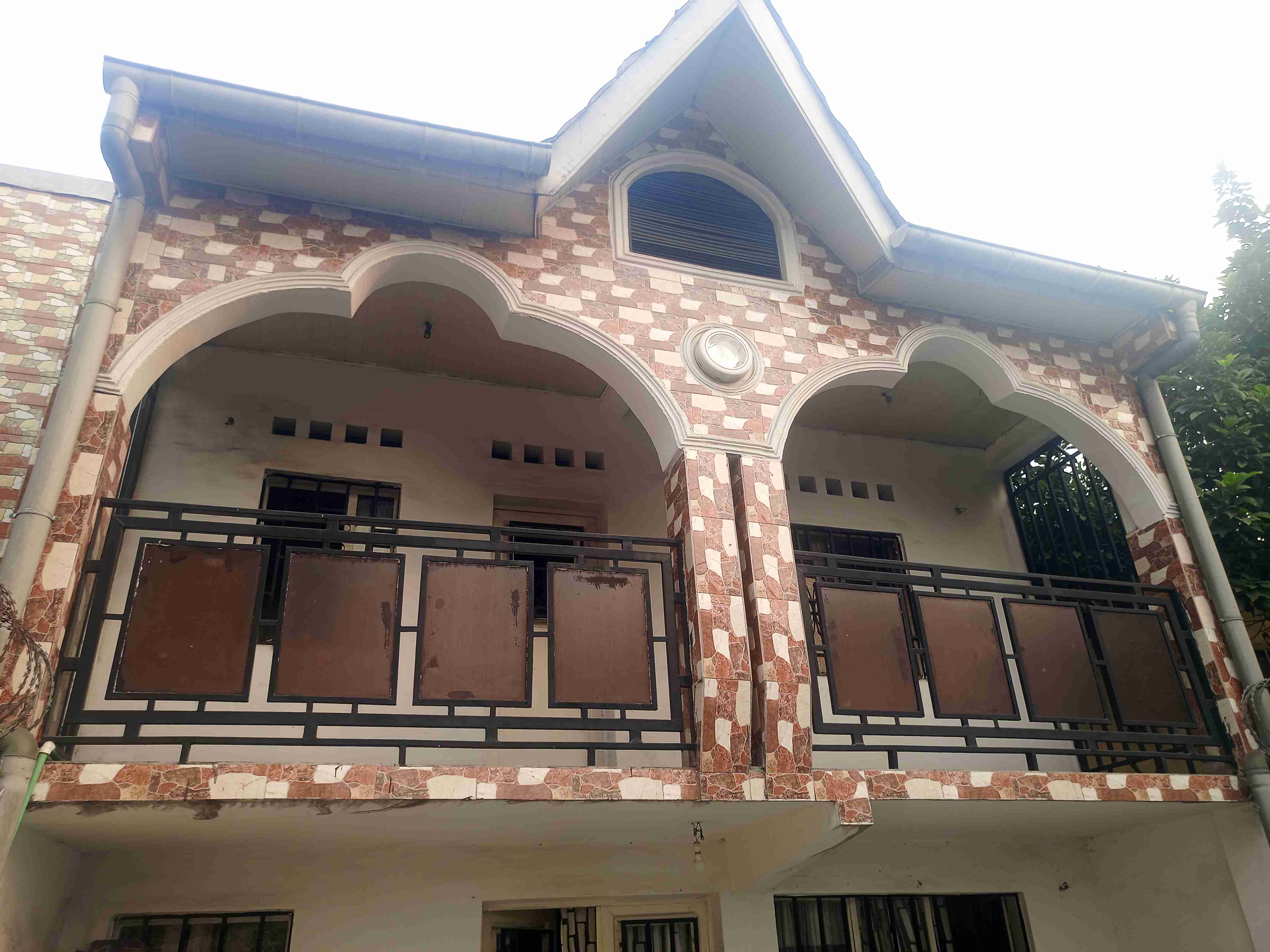 For Sale House - Neighborhood Commercial Kinshasa Lemba