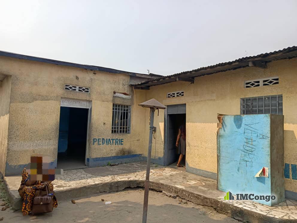 A vendre Parcelle - Quartier 13 (réf. Avenue zamba à proximité du goudron) Kinshasa Ndjili