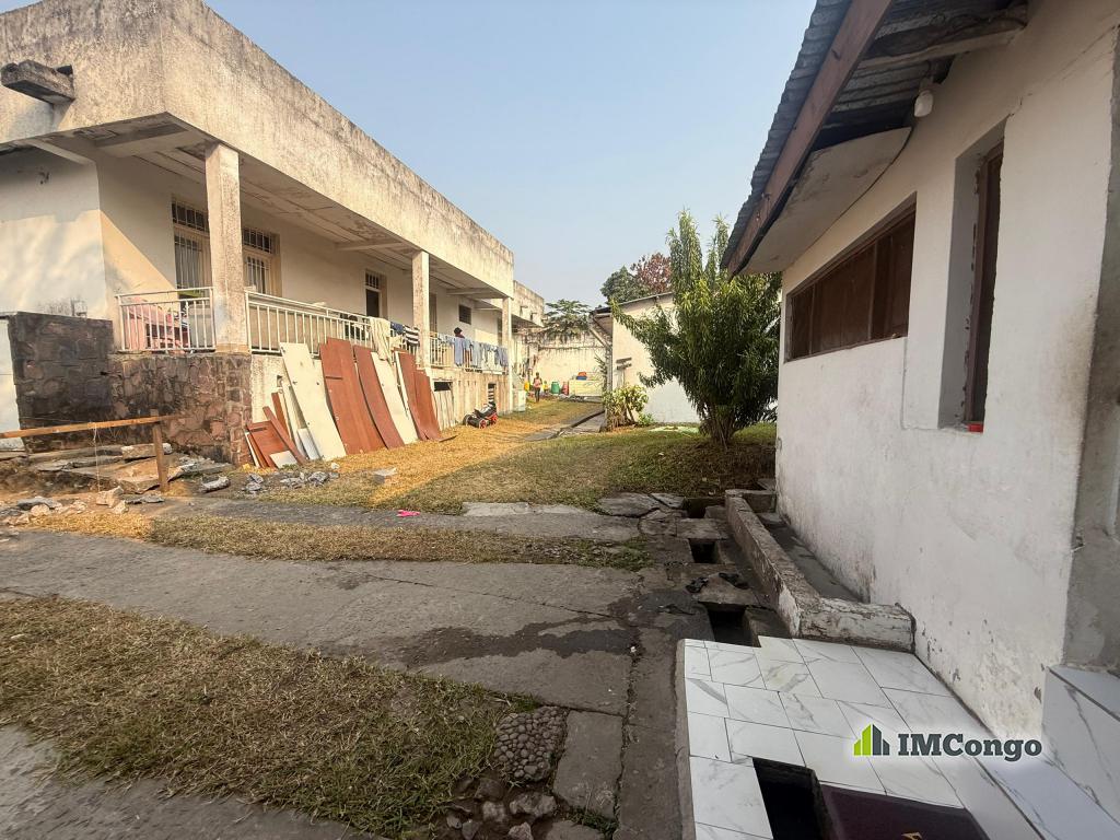 A vendre Terrain - Quartier UPN Kinshasa Ngaliema