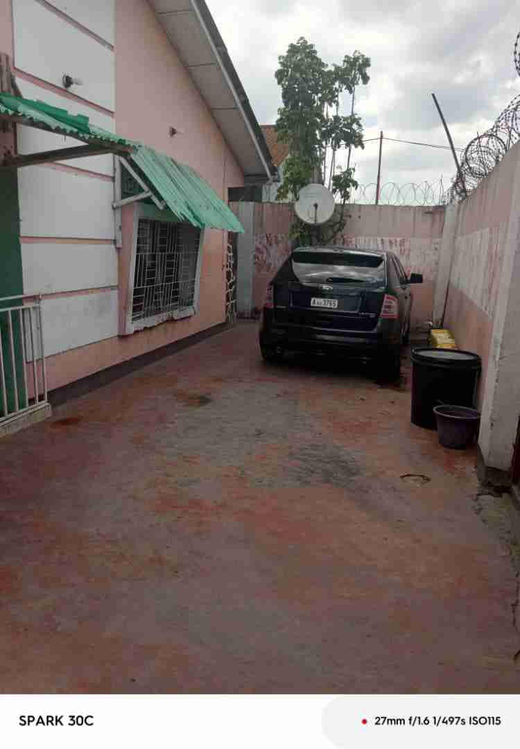 A vendre Parcelle - Quartier Mollart Kinshasa Bandalungwa