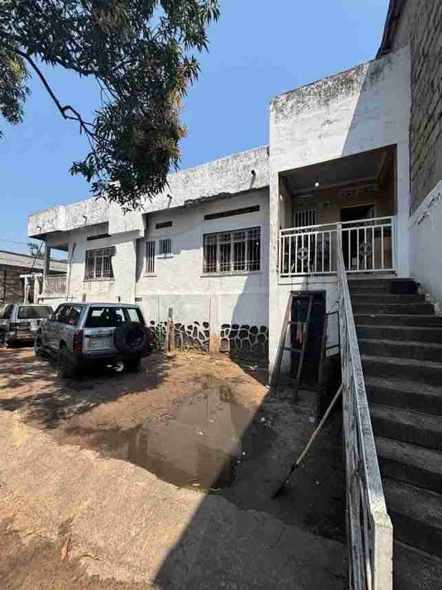 A vendre Parcelle - Quartier Ma Campagne (Ref: Arret haute tension) Kinshasa Ngaliema