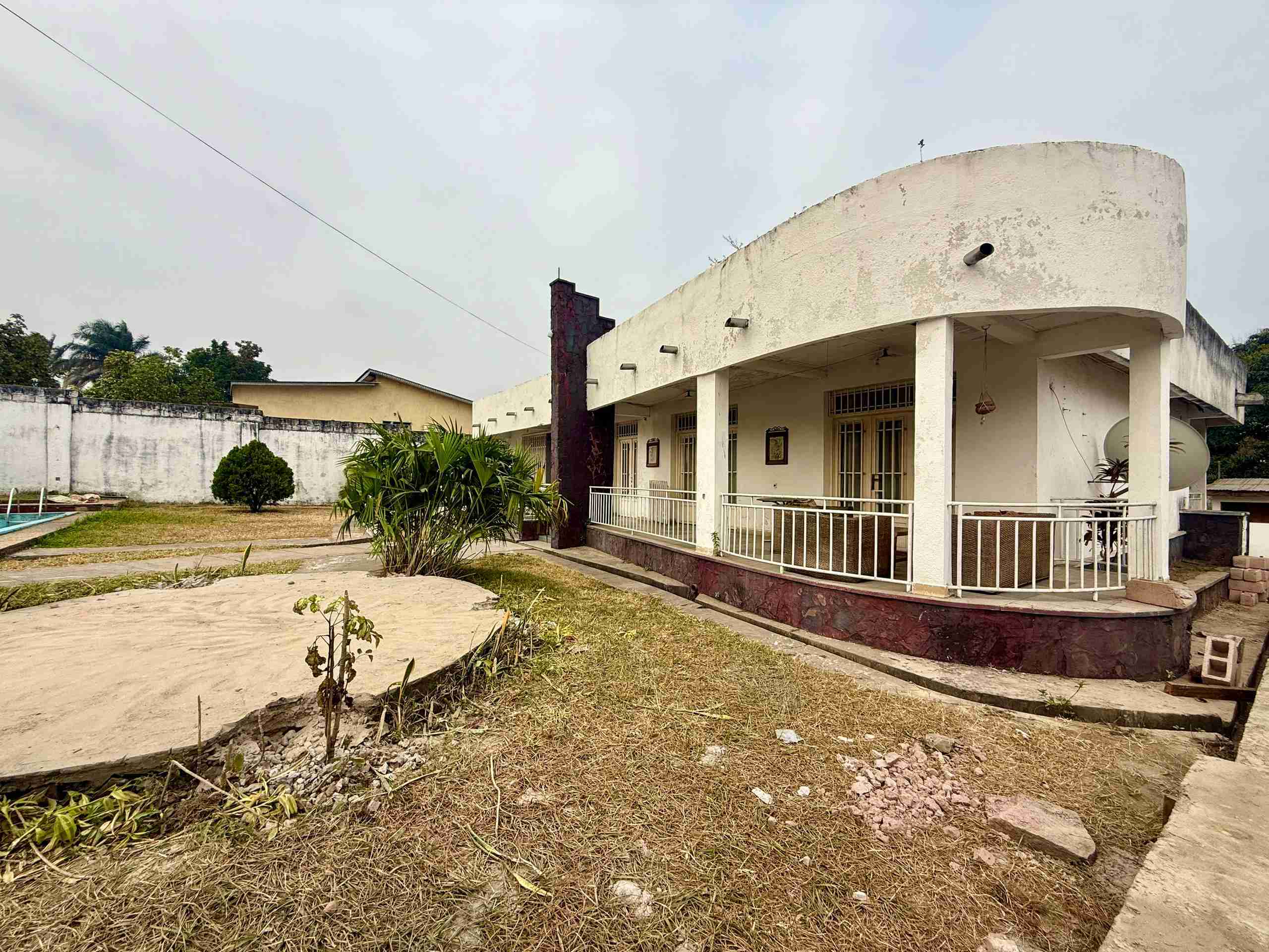 A vendre Maison - Quartier UPN Kinshasa Ngaliema