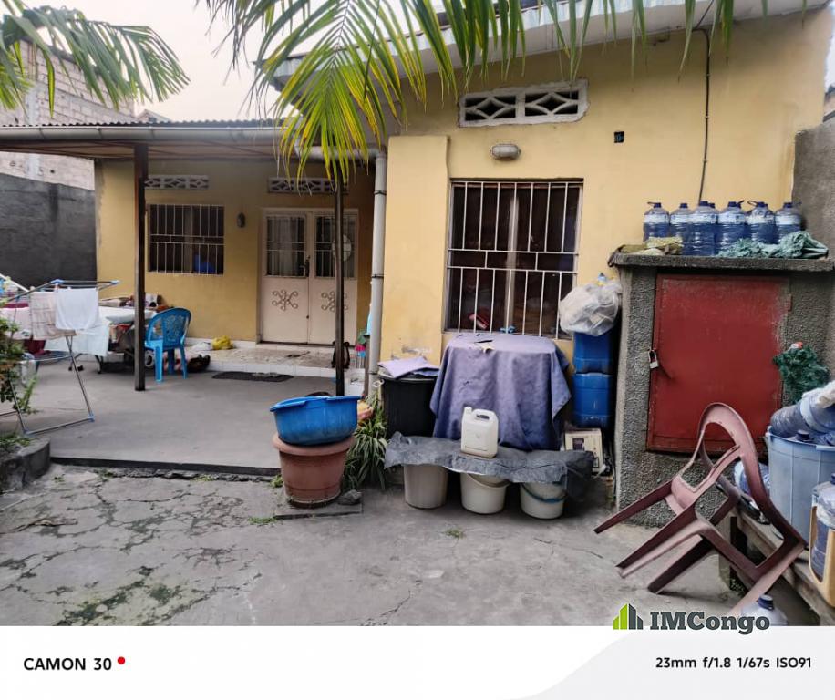 A vendre Parcelle - Quartier mollart (Ref: Maman colonel) Kinshasa Bandalungwa