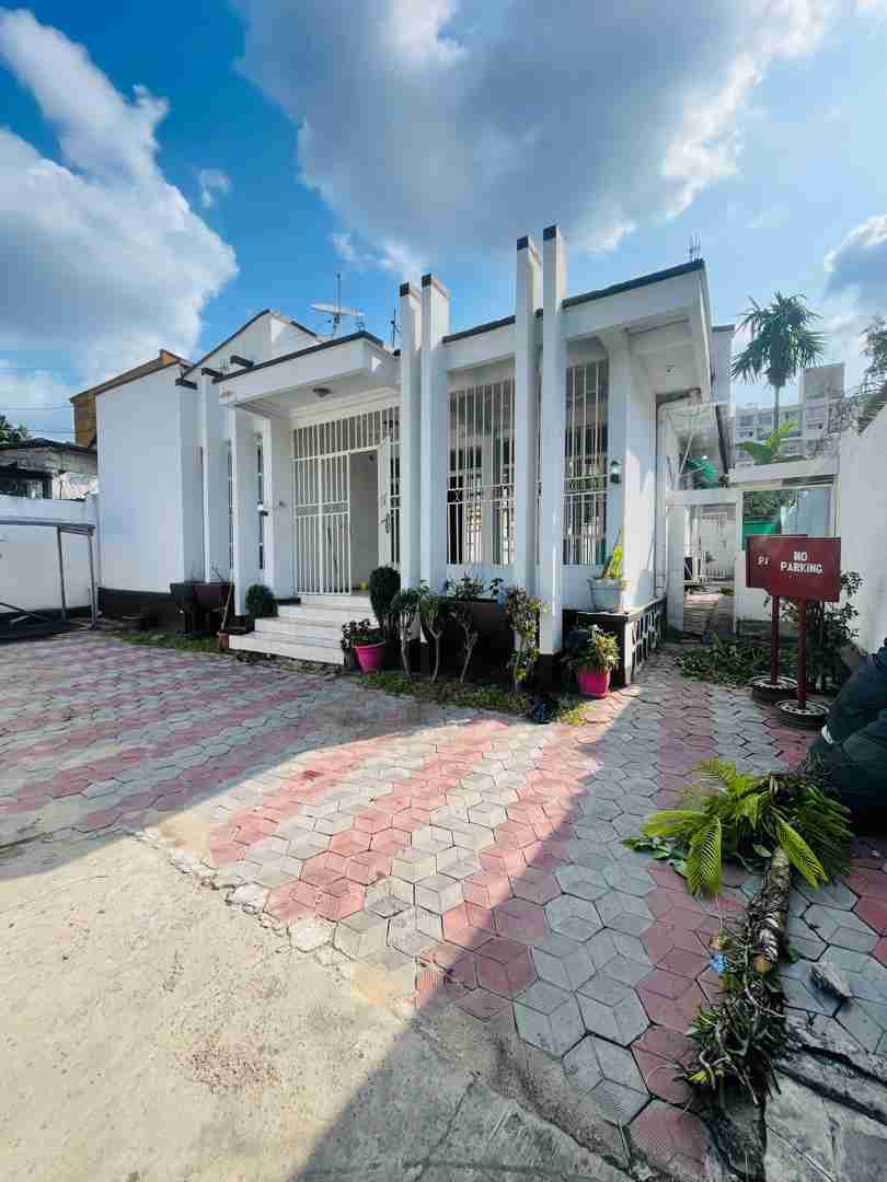 Yaku panga Nyumba - Mtaa GB Kinshasa Ngaliema