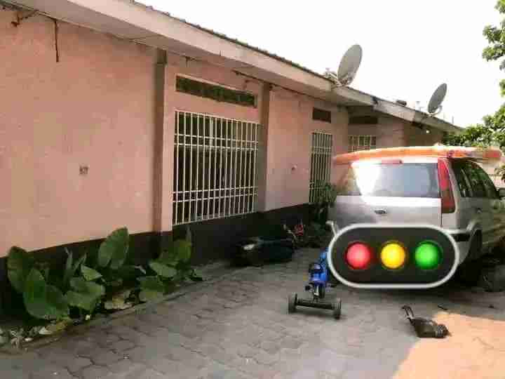 Yaku uzisha Nyumba - Mtaa Ozone Kinshasa Ngaliema