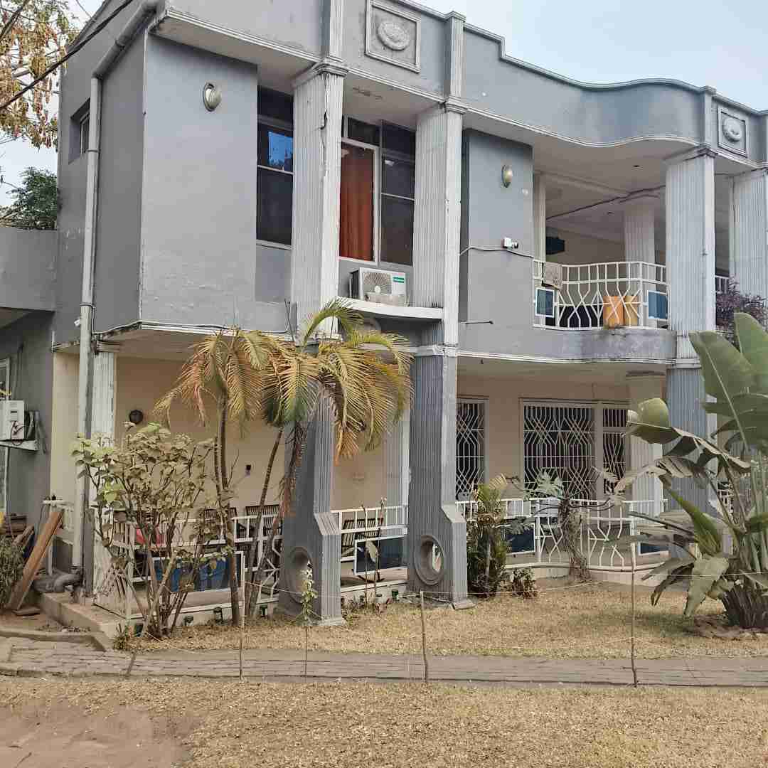 Yaku uzisha Nyumba - Mtaa UPN Kinshasa Ngaliema