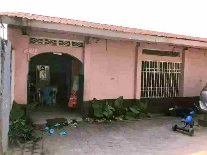 A vendre Parcelle - Quartier Ozone (Arret suka mur)) Kinshasa Ngaliema