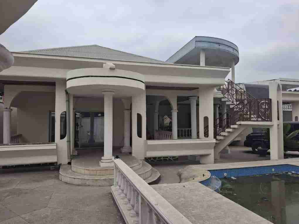 A louer Maison - Quartier Socimat (Ref: Médecin de nuit) Kinshasa Gombe