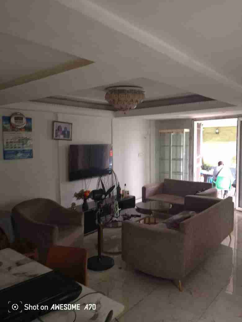 A louer Maison - Quartier Matonge  Kinshasa Kalamu