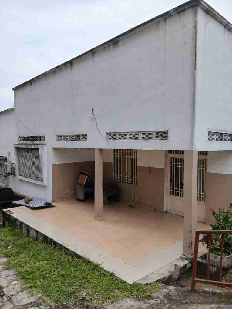 A vendre Parcelle - Quartier Saint-Louis Kinshasa Ngaliema