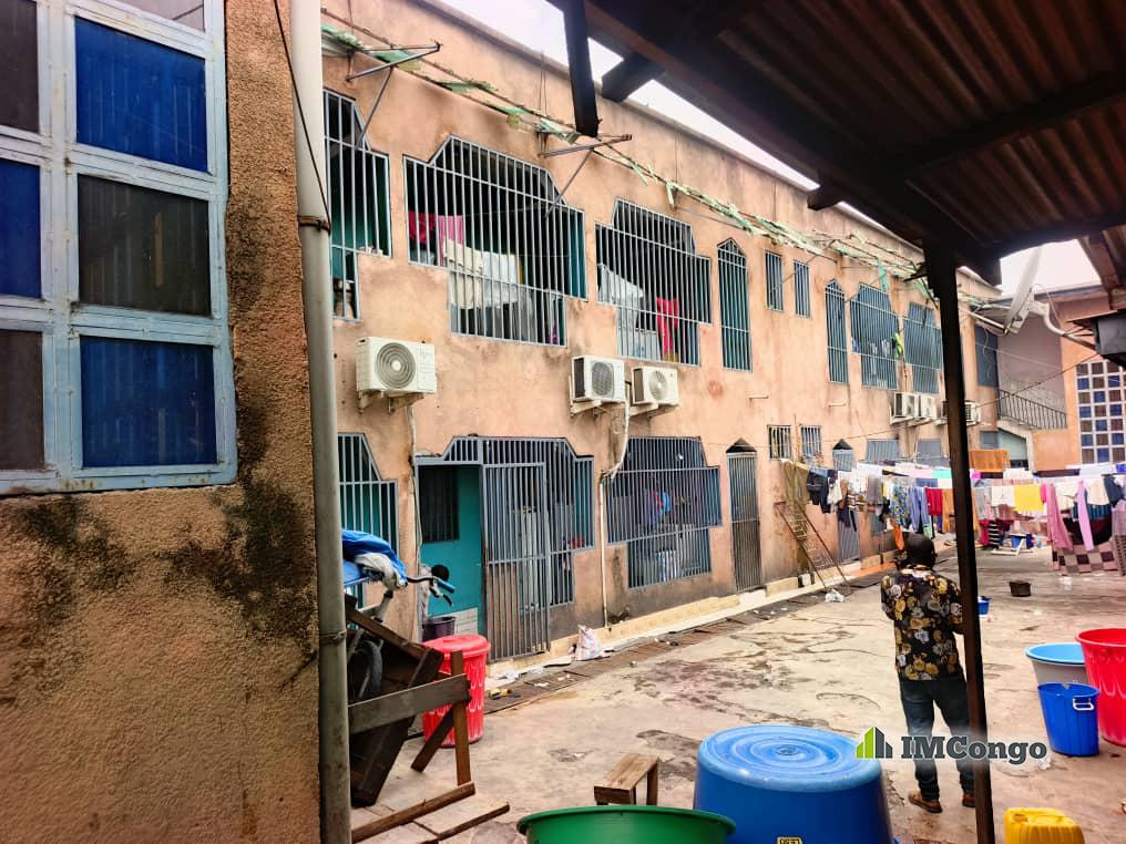 Yaku uzisha Nyumba - Mtaa matonge Kinshasa Kalamu