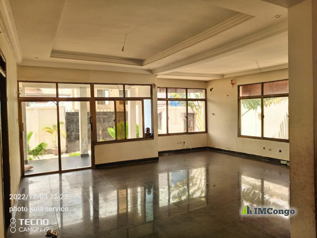 Yaku uzisha Nyumba - Mont Ngafula Kinshasa Mont-Ngafula