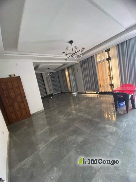 A vendre Parcelle - Quartier mbudi Kinshasa Mont-Ngafula