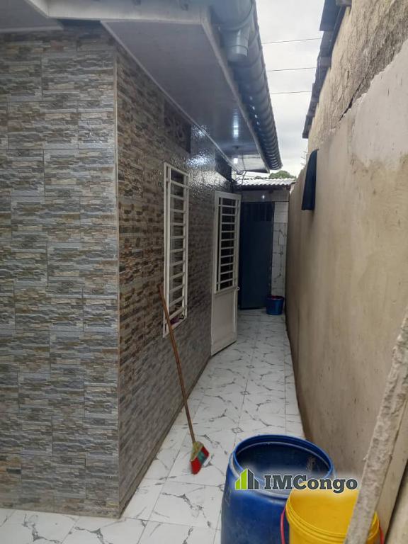 Yaku uzisha Nyumba - Mont Ngafula Kinshasa Mont-Ngafula