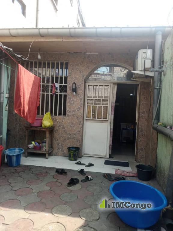 Yaku uzisha Nyumba - Mtaa matonge Kinshasa Kalamu