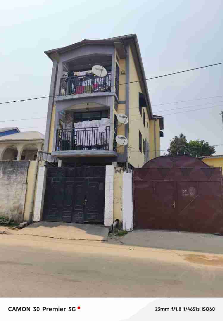 Yaku uzisha Nyumba - Mtaa Jamaique Kinshasa Kintambo