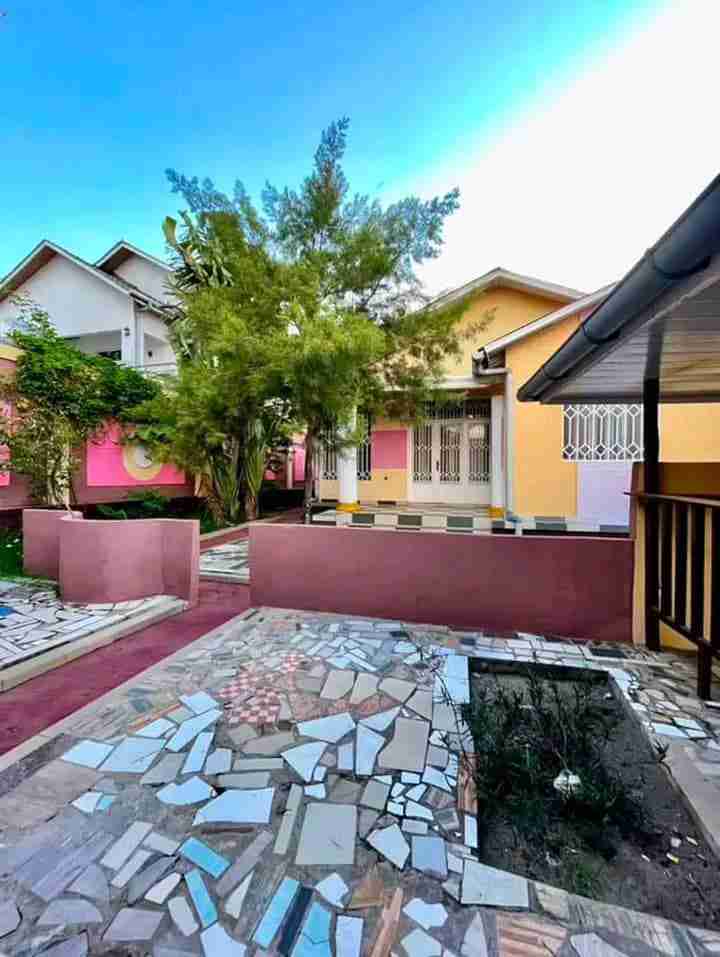 Yaku uzisha Nyumba - Mtaa Delvaux Kinshasa Ngaliema