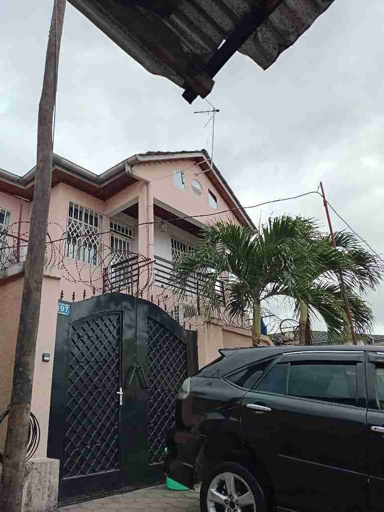 Yaku panga Nyumba - Mtaa Babylone Kinshasa Kintambo