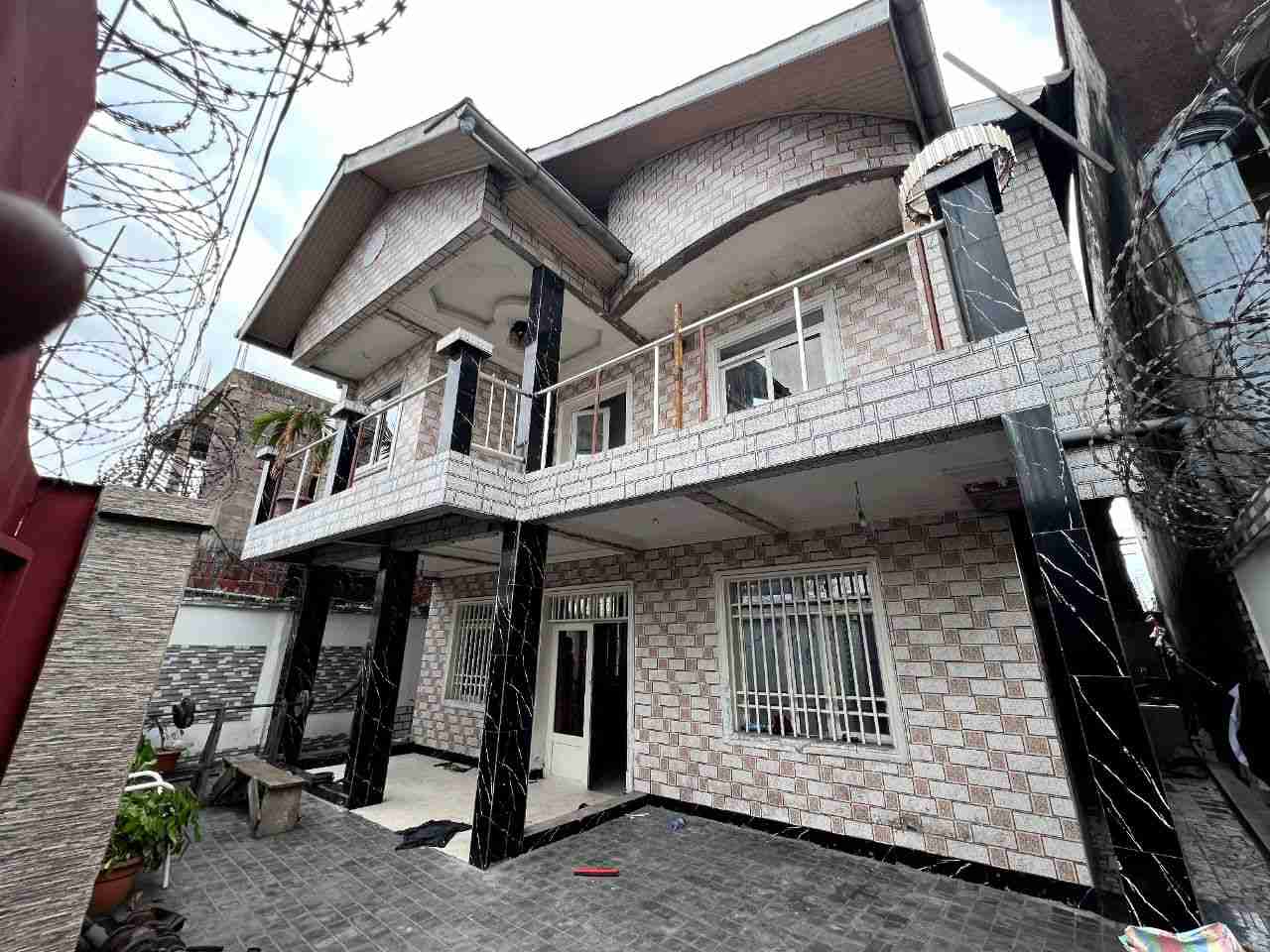 Yaku uzisha Nyumba - Mtaa Industriel Kinshasa Limete