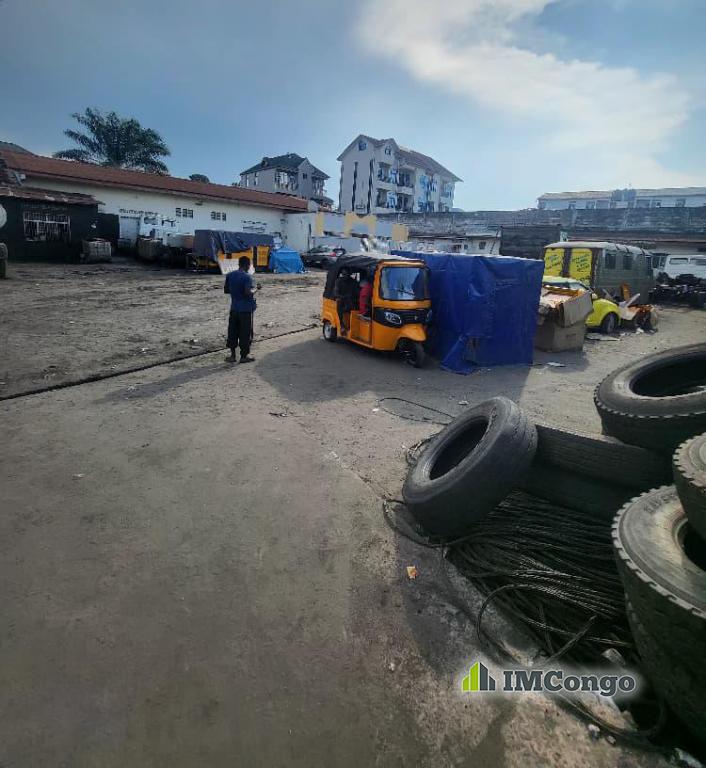Yaku uzisha Nyumba - Mtaa debonhomme Kinshasa Matete