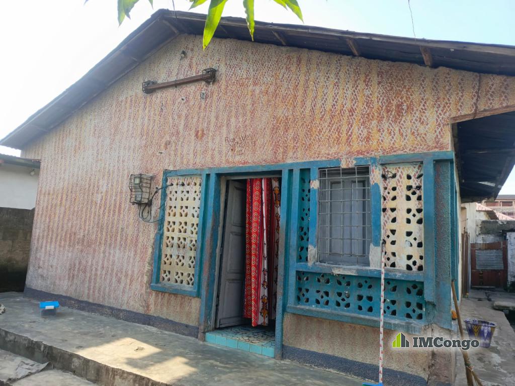 A vendre Parcelle - Quartier 13 (réf. Arrêt la police) Kinshasa Ndjili