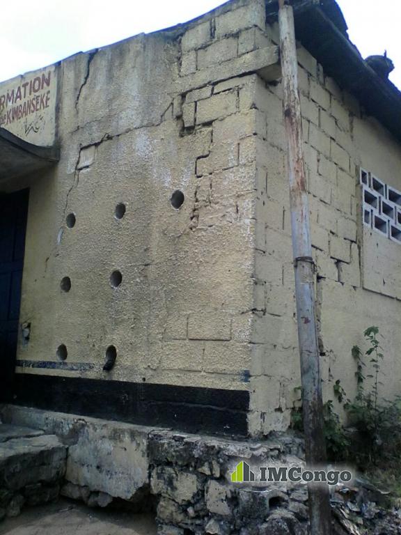 A vendre Bâtiment - Quartier Bamboma Kinshasa Nsele